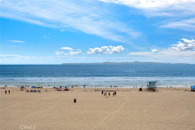 $2,800,000 | 520 13th Street, Huntington Beach, CA 92648