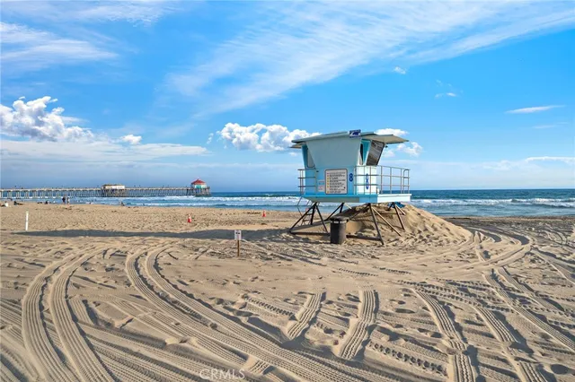 $2,800,000 | 520 13th Street, Huntington Beach, CA 92648