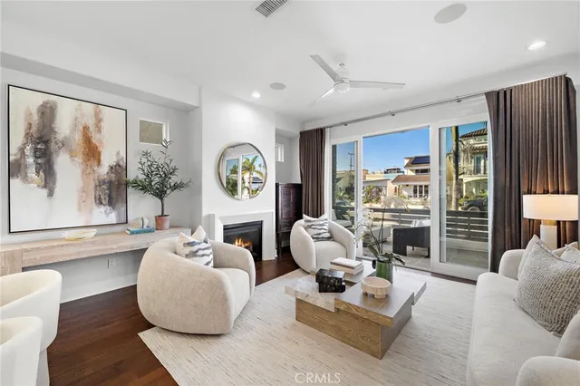 $2,800,000 | 520 13th Street, Huntington Beach, CA 92648