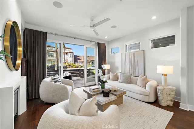 $2,800,000 | 520 13th Street, Huntington Beach, CA 92648