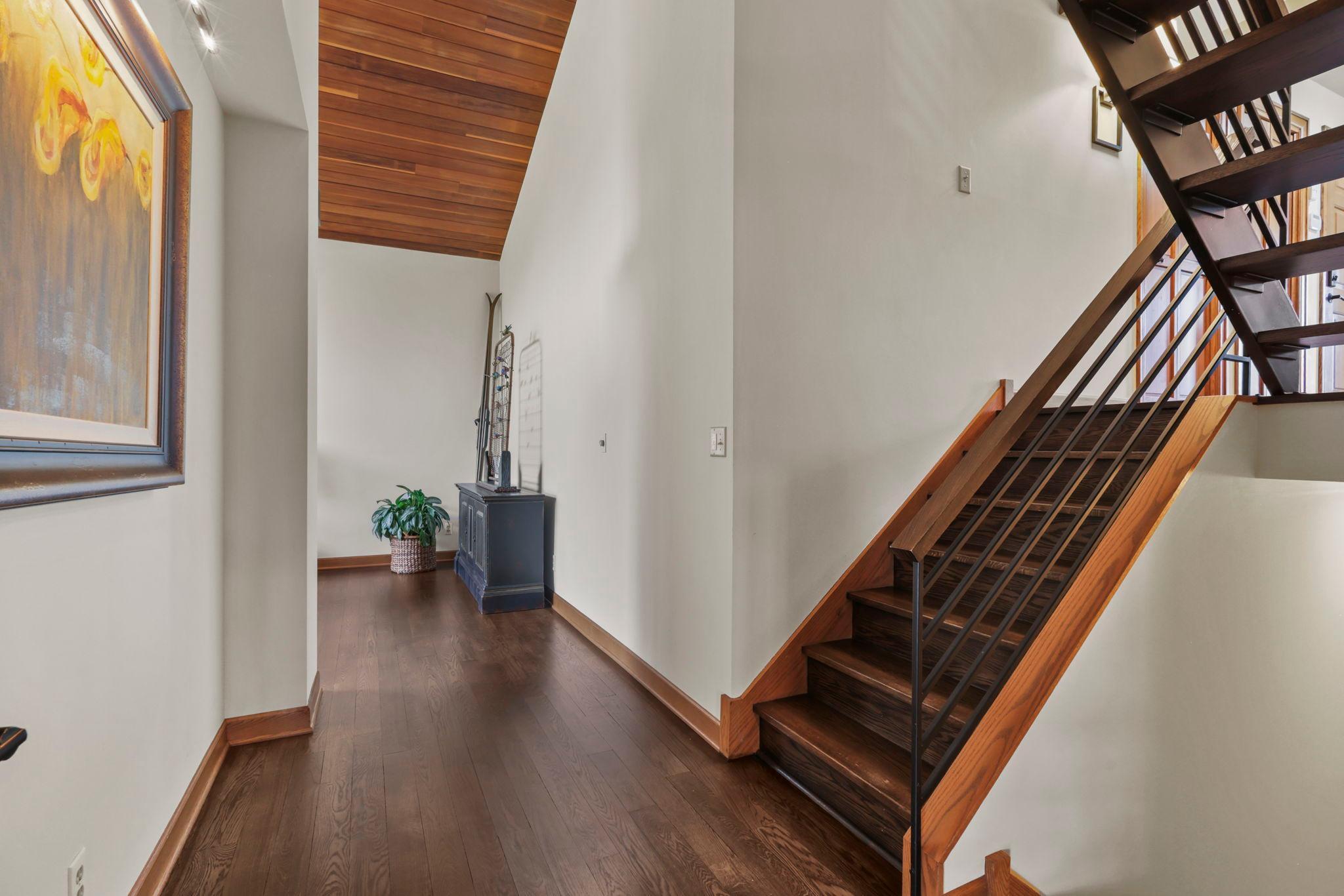 9134 Foxrun Circle Eden Prairie, MN 55347 - Photo 20 of 54