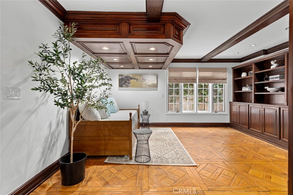 16842 Harkness Circle Huntington Beach, CA 92649 - Photo 26 of 43 a living room with a couch