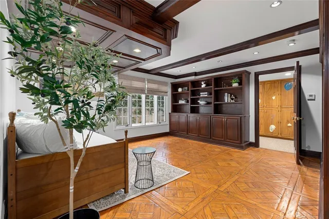 a view of livingroom with furniture