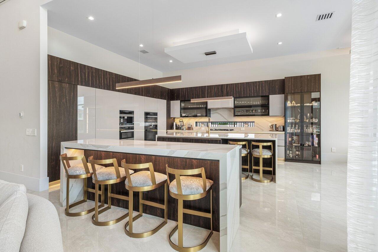 9625 Vescovato Way Boca Raton, FL 33496 - Photo 11 of 94 010-9625VescovatoWay-BocaRaton-FL-33496-