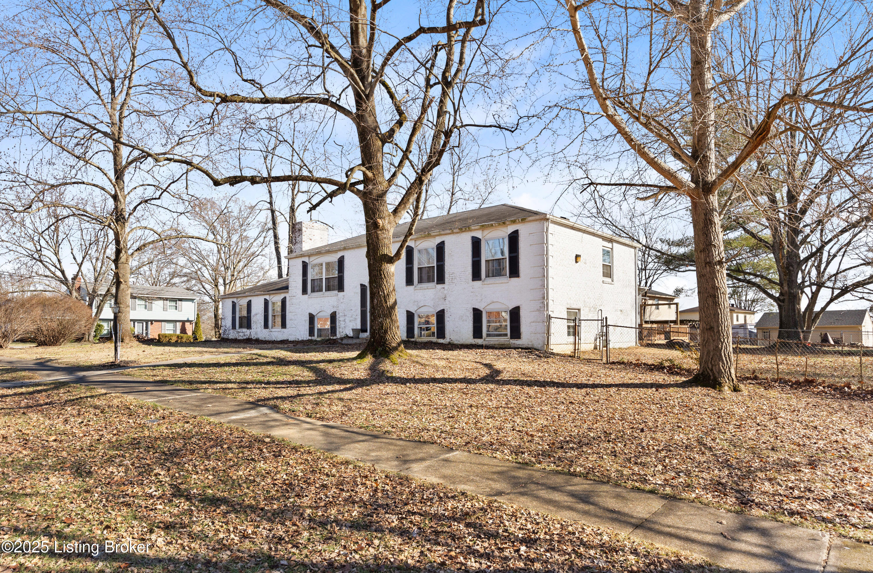 820 Echo Bridge Road Louisville, KY 40243 - Photo 2 of 34 003