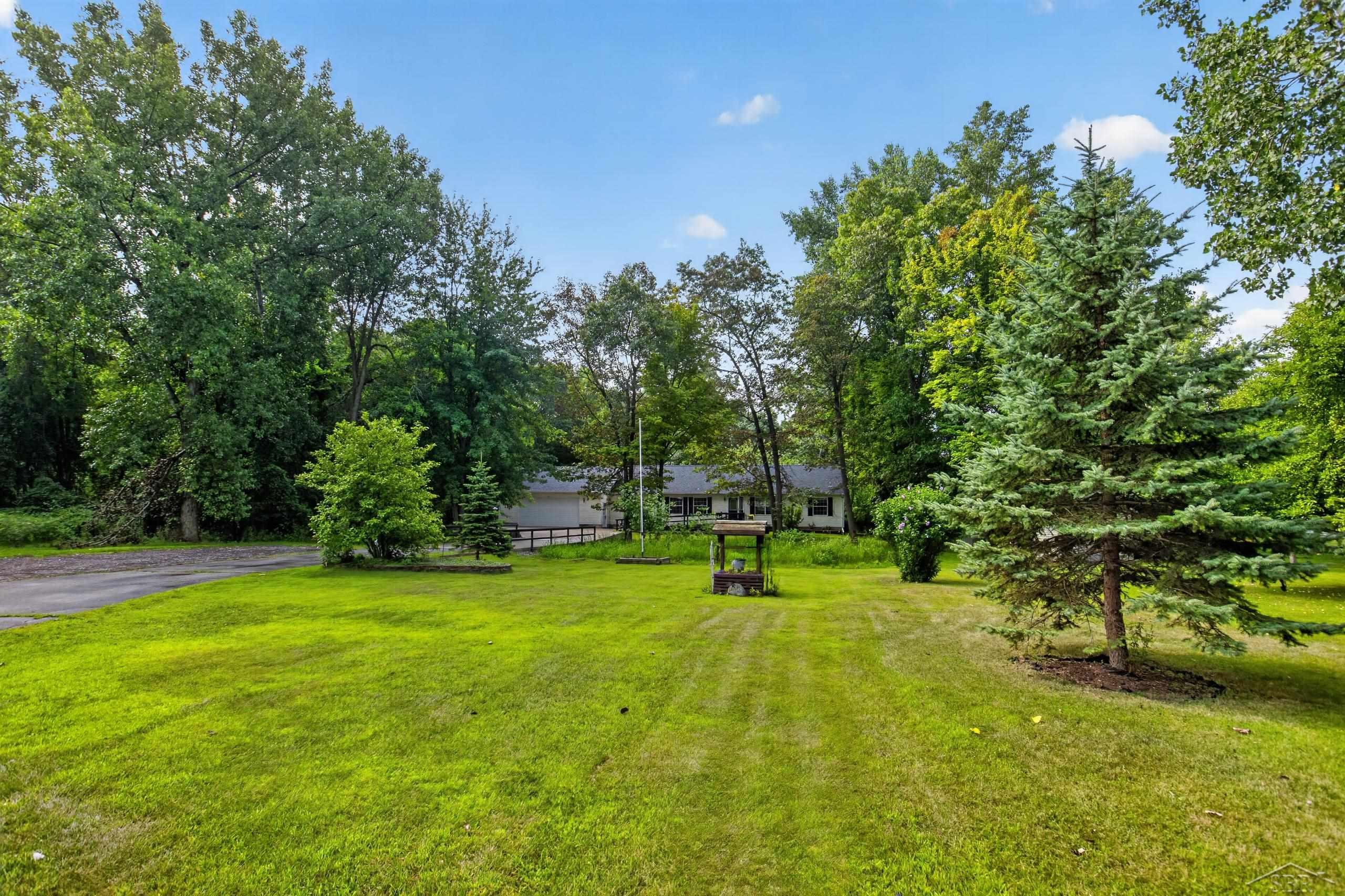 340 Richards Road Bay City, MI 48706 - Photo 8 of 49 50218759-df5d8321-a9ed-4b34-b9aa-3ccaeed5d9ac.JPG