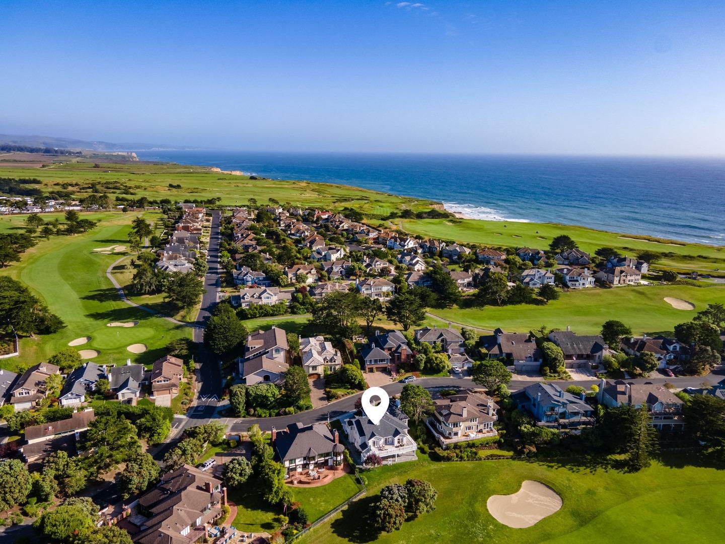 3 Ashdown Place Half Moon Bay, CA 94019 - Photo 28 of 31 an aerial view of residential houses with outdoor space
