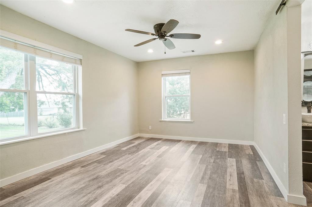 119 Olde Towne Road Paradise, TX 76073 - Photo 8 of 18