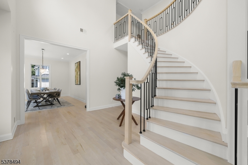 20 Woodfern Road Summit, NJ 07901 - Photo 4 of 46