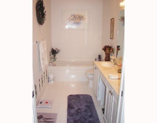 8388 Via Leonessa Boca Raton, FL 33433 - Photo 26 of 38 Master Bath