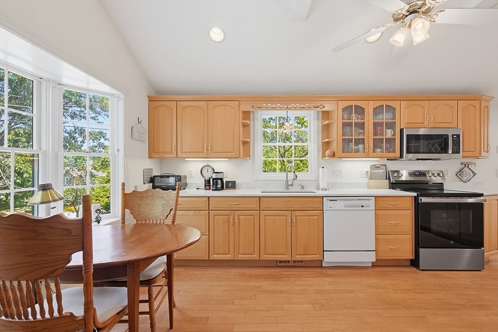 82 Ridge Road Foxboro, MA 02035 - Photo 20 of 32