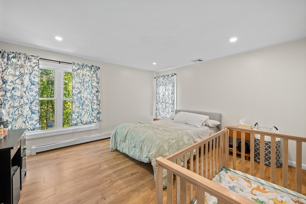 89 River Road Sturbridge, MA 01566 - Photo 10 of 31 a view of an empty room and window
