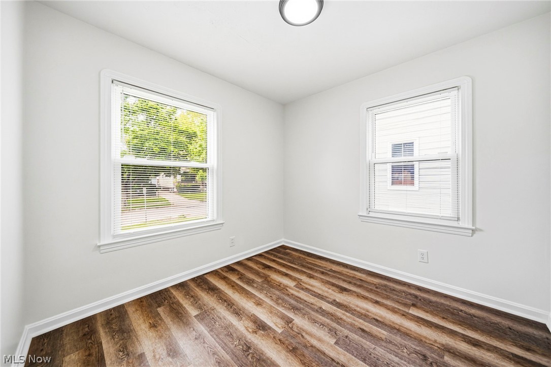 3579 Lloyd Road Cleveland, OH 44111 - Photo 17 of 37