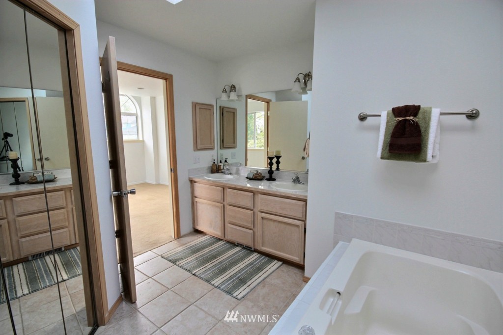 11201 Southeast 190th Place Renton, WA 98055 - Photo 17 of 23 Gallery Image 17