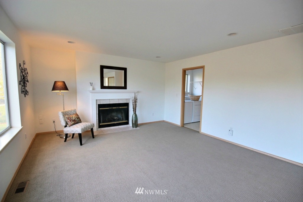 11201 Southeast 190th Place Renton, WA 98055 - Photo 7 of 23 Gallery Image 7