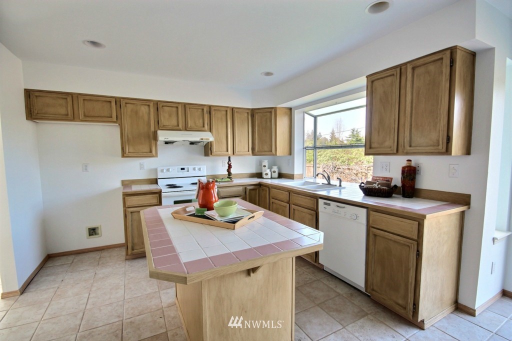 11201 Southeast 190th Place Renton, WA 98055 - Photo 9 of 23 Gallery Image 9