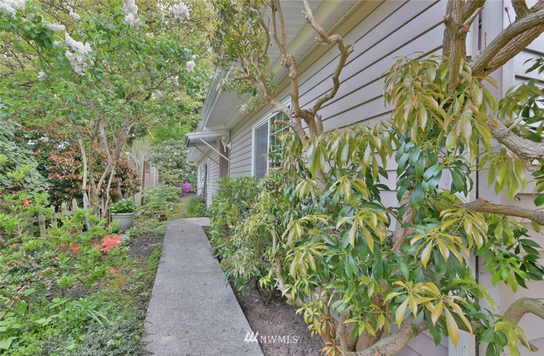 19151 130th Avenue Northeast Bothell, WA 98011 - Photo 3 of 19