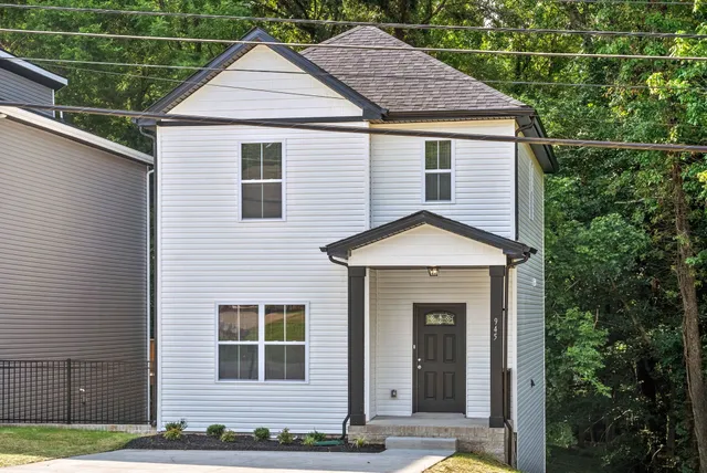 $1,995 | 945 Cumberland Drive, Clarksville, TN 37040