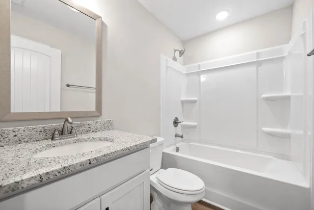 $1,995 | 945 Cumberland Drive, Clarksville, TN 37040