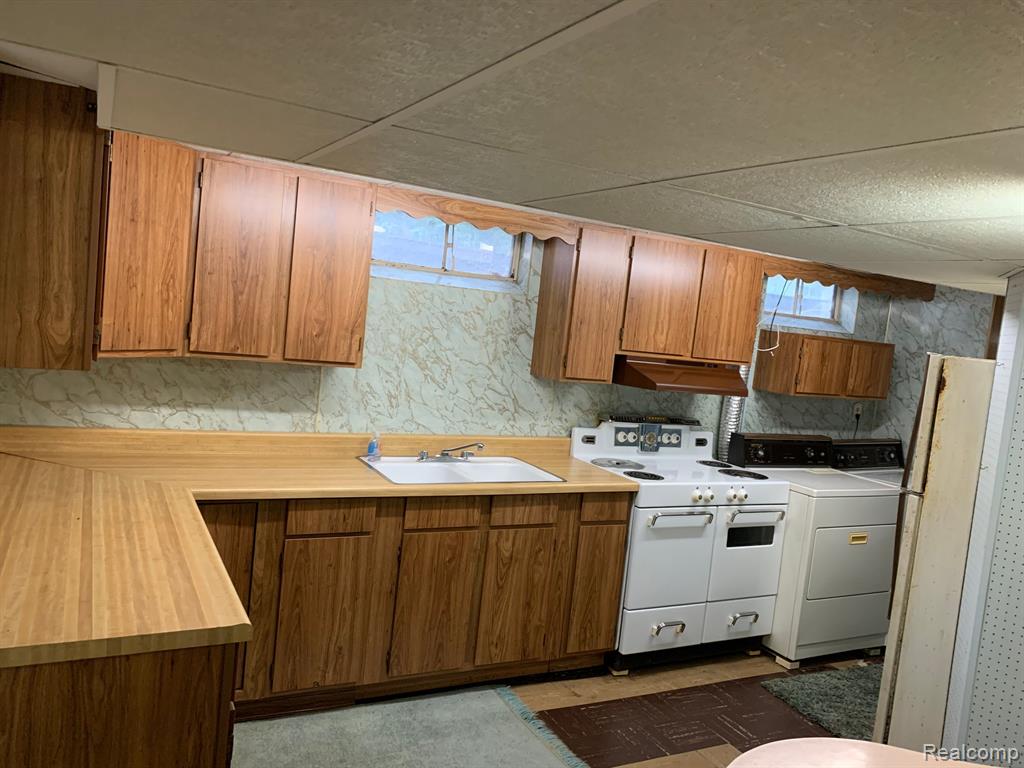 2401 Riverside Drive Port Huron, MI 48060 - Photo 20 of 29