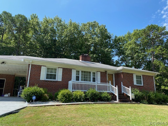 6430 Plank Road Kenbridge, VA 23944 - Photo 3 of 34 a front view of house with yard and green space