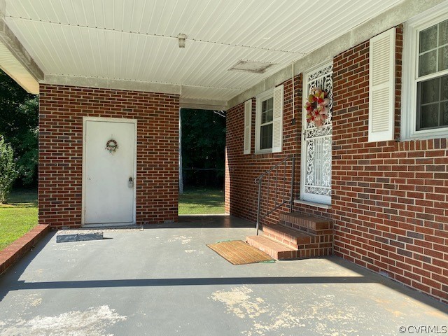 6430 Plank Road Kenbridge, VA 23944 - Photo 8 of 34 a view front of house with yard