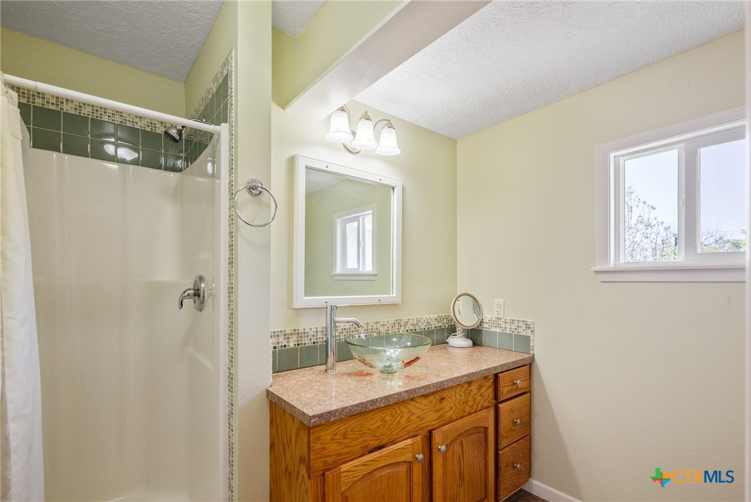 344 West High Street Goliad, TX 77963 - Photo 13 of 37