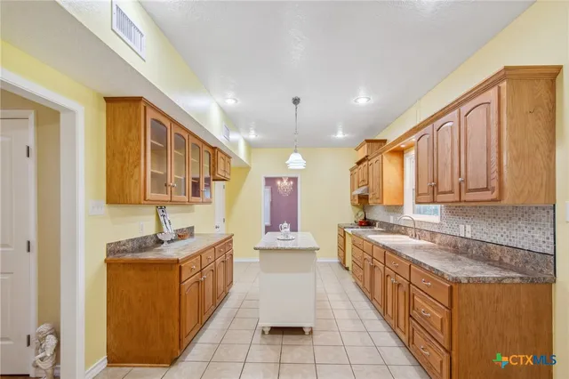 $329,000 | 344 West High Street, Goliad, TX 77963