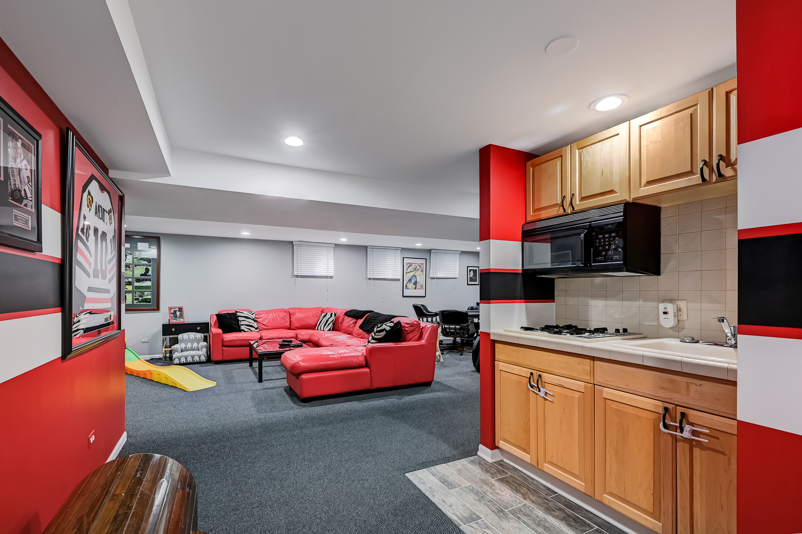 2 Hampton Court Burr Ridge, IL 60527 - Photo 29 of 38 a kitchen with stainless steel appliances granite countertop a sink dishwasher stove and cabinets