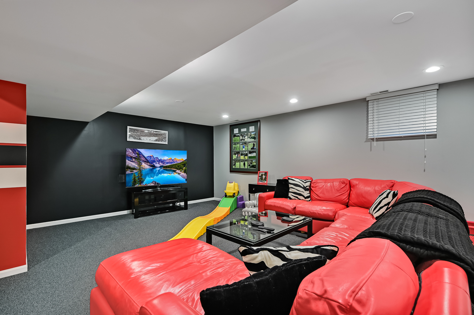 2 Hampton Court Burr Ridge, IL 60527 - Photo 30 of 38 a living room with furniture and a flat screen tv