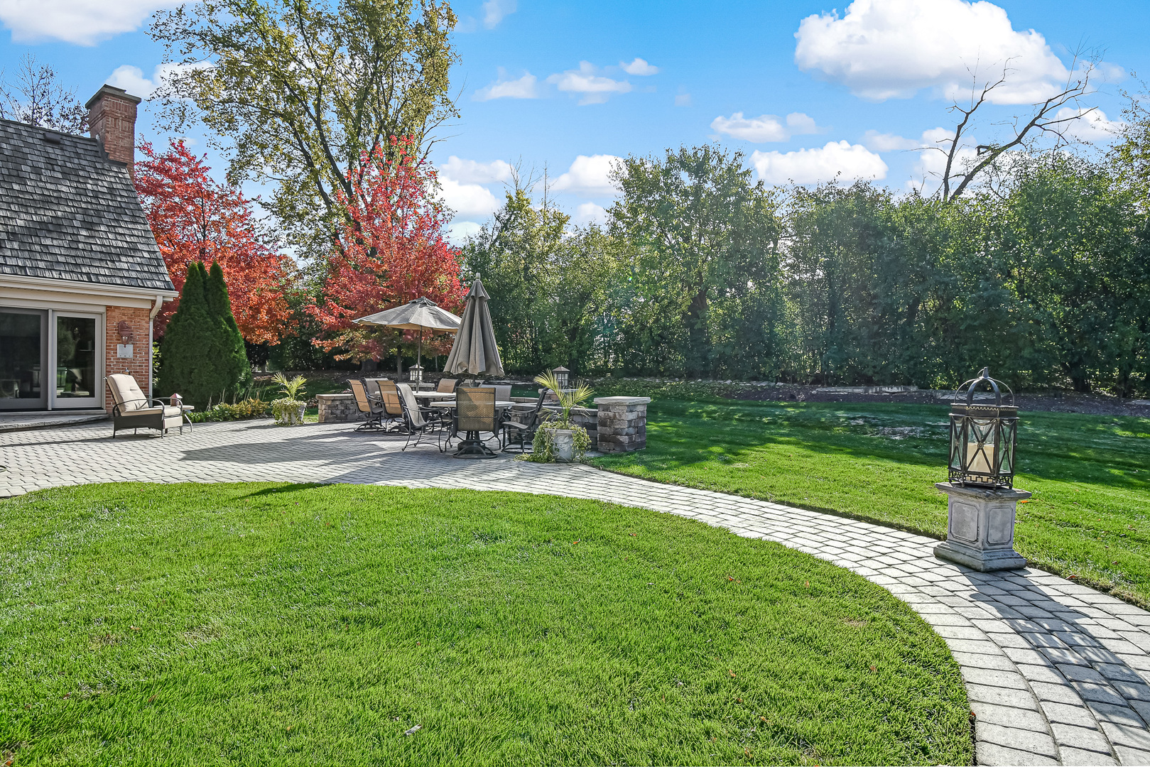 2 Hampton Court Burr Ridge, IL 60527 - Photo 37 of 38 a view of a park with large trees