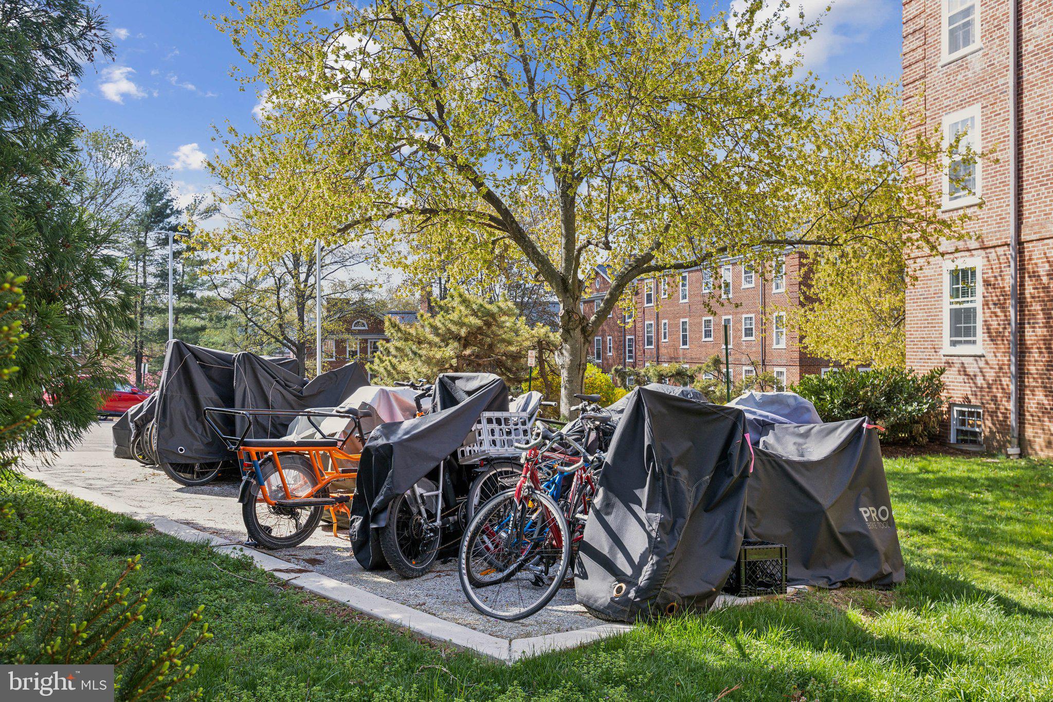 3470 39th Street Northwest, Unit F678 Washington, DC 20016 - Photo 26 of 27