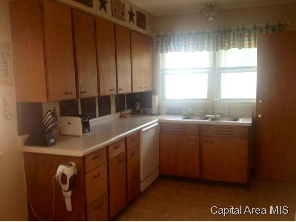 1800 North 22nd Street Springfield, IL 62702 - Photo 5 of 13 Gallery Image 5