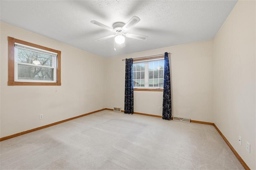 726 Rodney Street Crescent, PA 15046 - Photo 17 of 32