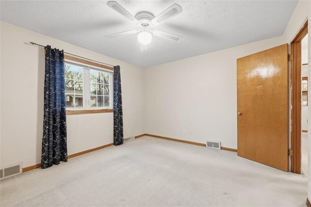 726 Rodney Street Crescent, PA 15046 - Photo 19 of 32