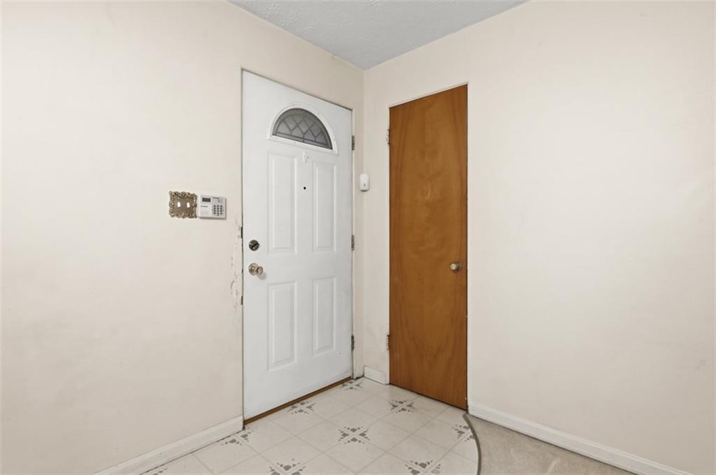 726 Rodney Street Crescent, PA 15046 - Photo 4 of 32