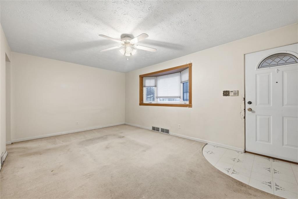 726 Rodney Street Crescent, PA 15046 - Photo 5 of 32