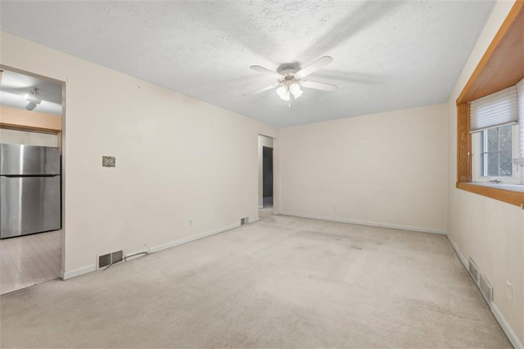 726 Rodney Street Crescent, PA 15046 - Photo 6 of 32