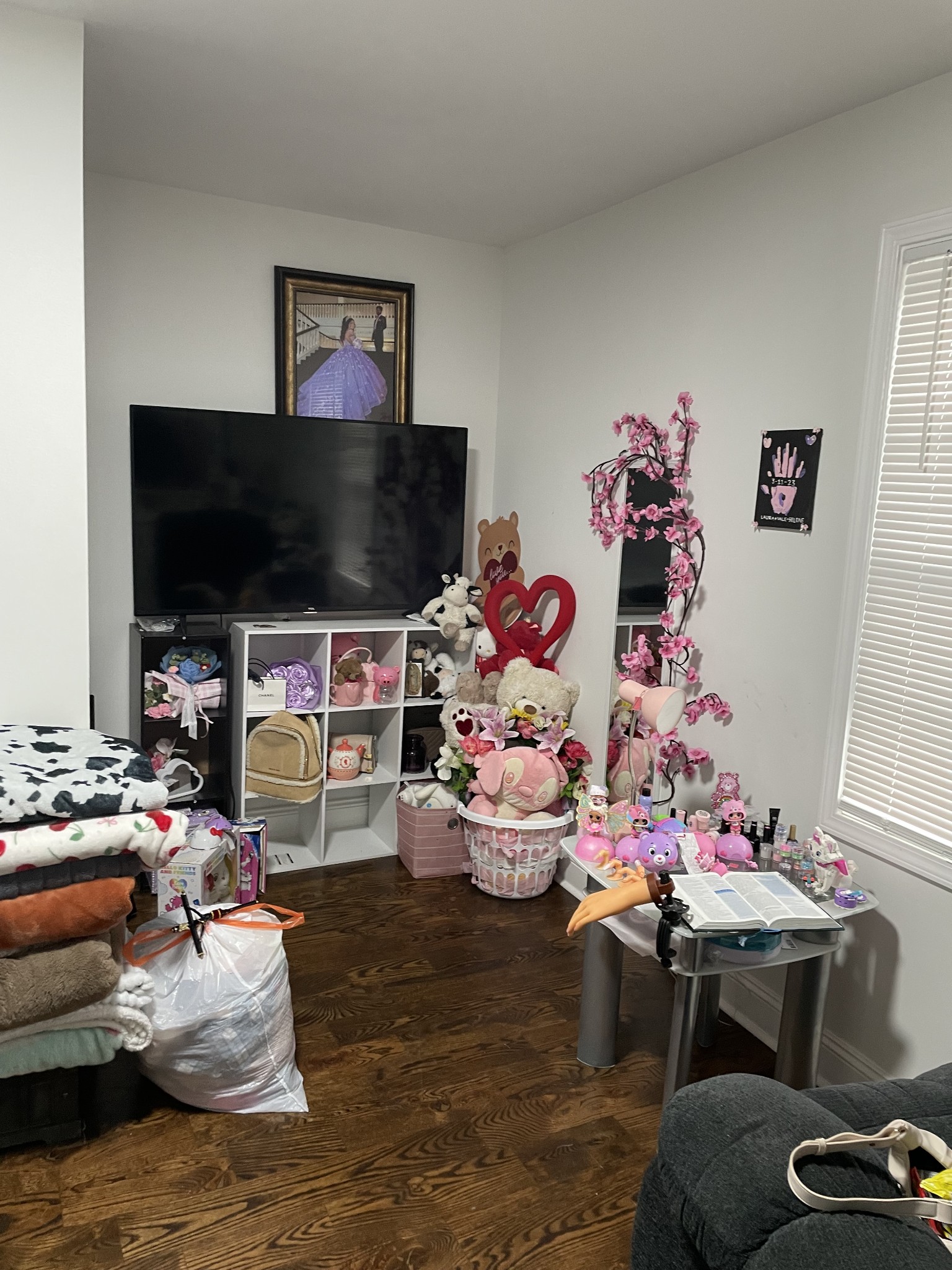 1161 Main Street Clarksville, TN 37040 - Photo 9 of 26 a living room with furniture and a flat screen tv