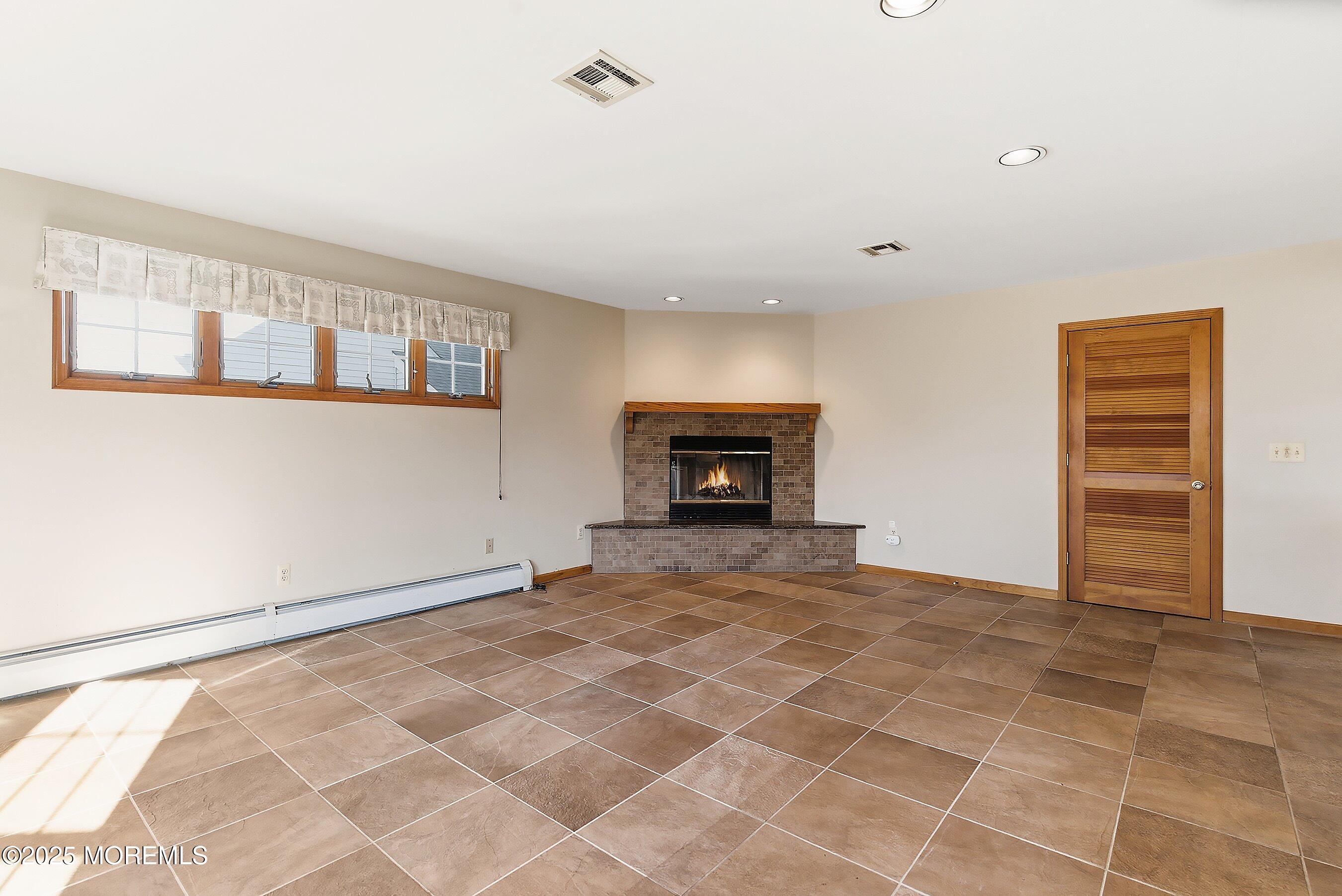 1722 Riviera Court Point Pleasant, NJ 08742 - Photo 17 of 63 Family room