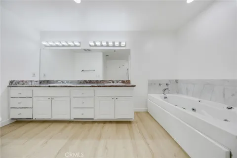 $935,000 | 1401 South Bentley Avenue, Unit 203, Los Angeles, CA 90025