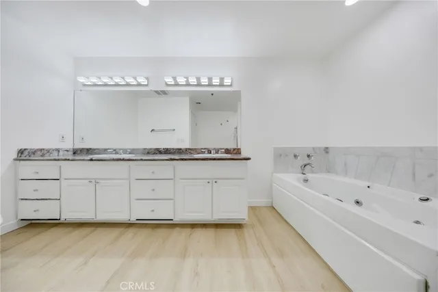 $935,000 | 1401 South Bentley Avenue, Unit 203, Los Angeles, CA 90025