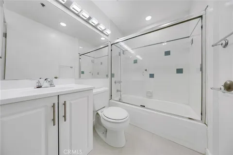 $935,000 | 1401 South Bentley Avenue, Unit 203, Los Angeles, CA 90025