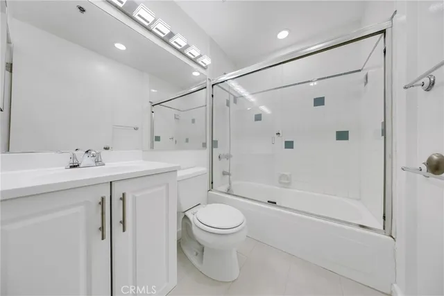 $935,000 | 1401 South Bentley Avenue, Unit 203, Los Angeles, CA 90025