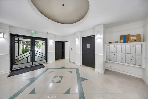 $935,000 | 1401 South Bentley Avenue, Unit 203, Los Angeles, CA 90025