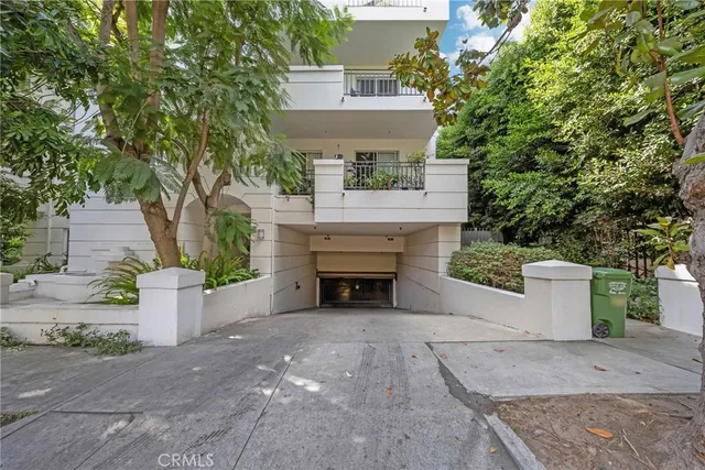 $935,000 | 1401 South Bentley Avenue, Unit 203, Los Angeles, CA 90025