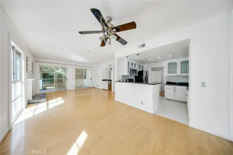 $935,000 | 1401 South Bentley Avenue, Unit 203, Los Angeles, CA 90025