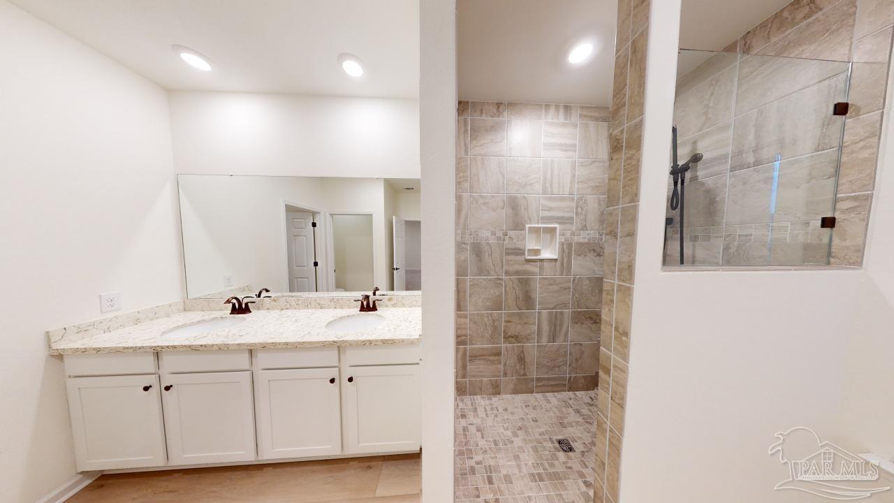 4149 Upper Walk Lane Milton, FL 32583 - Photo 8 of 25