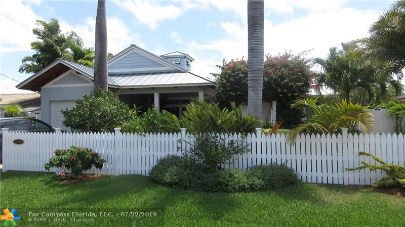 Key West in Wilton Manors..lush landscaping..stately cupola architectural  finish...waterfront ocean access canal..all on a quiet cul-de-sac street