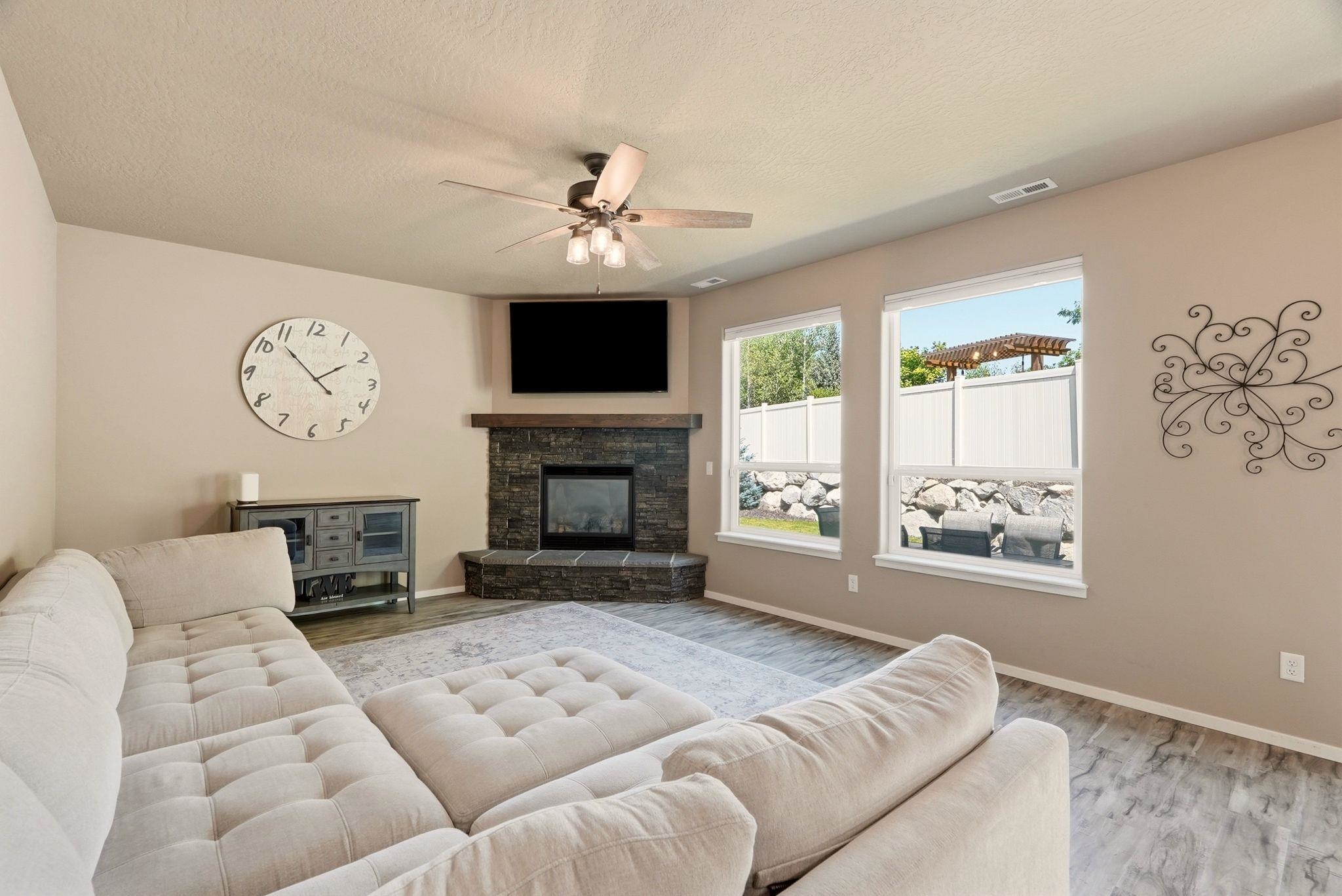 1421 South Clara Road Greenacres, WA 99016 - Photo 4 of 47 Gallery Image 4